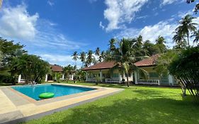 Palm Gardens Resort, Bang Saphan