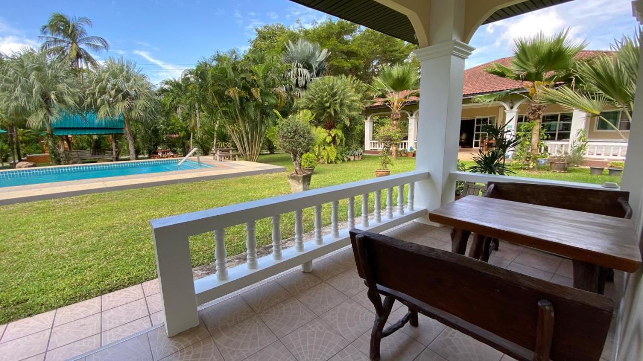 Palm Gardens Resort, Bang Saphan Extérieur photo