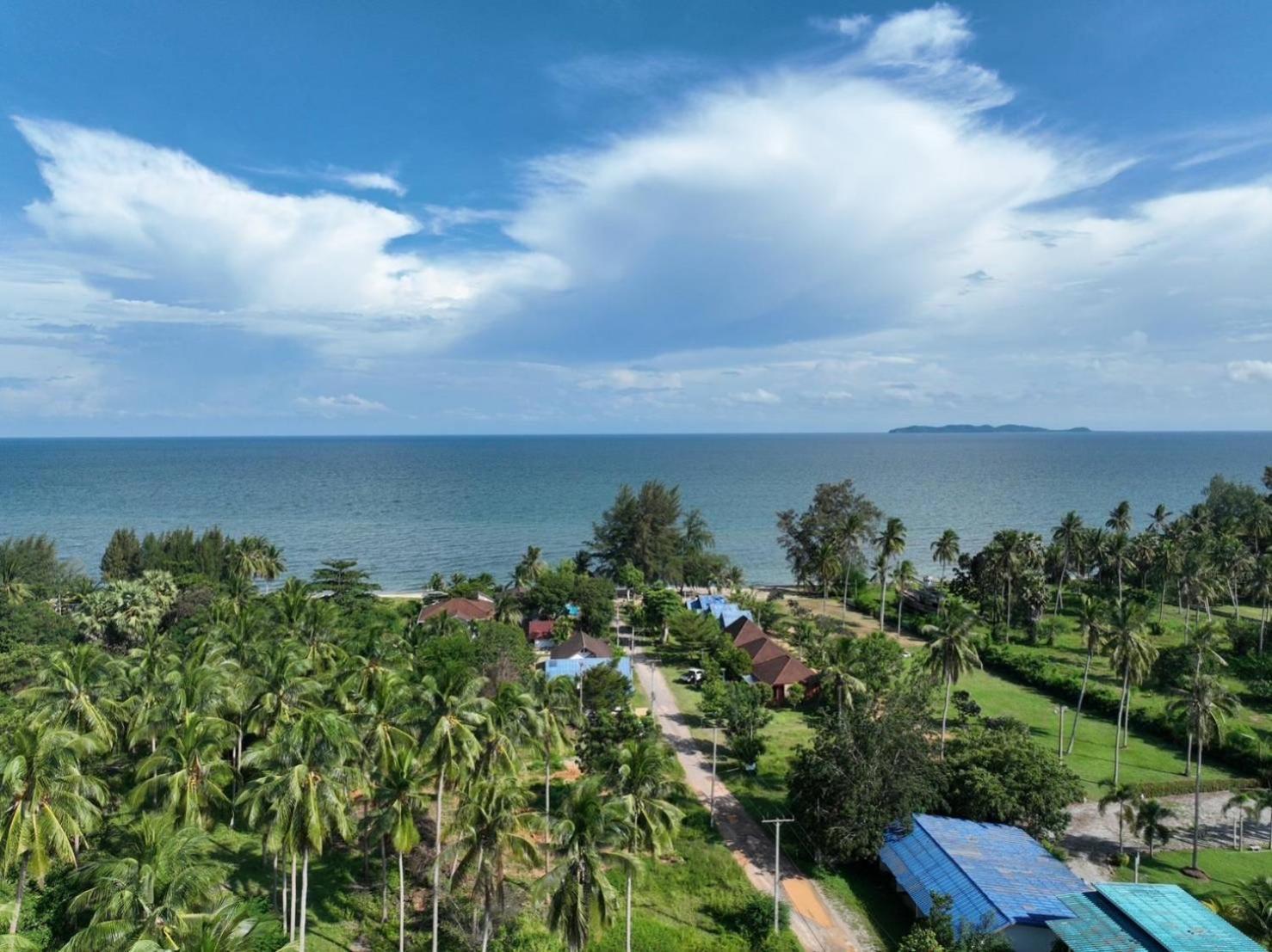Palm Gardens Resort, Bang Saphan Extérieur photo